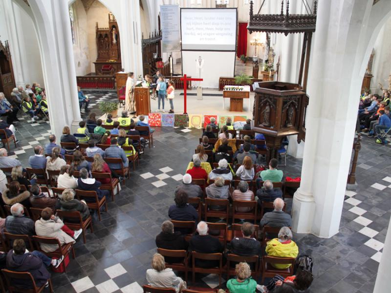 Vormselvoorbereiding  in de St Willibrorduskerk in Wulpen 