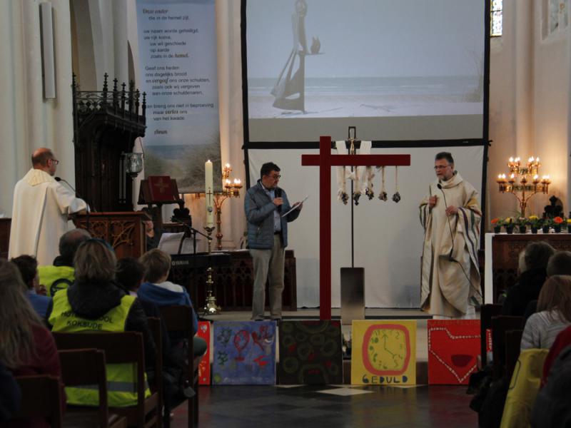Vormselvoorbereiding  in de St Willibrorduskerk in Wulpen 