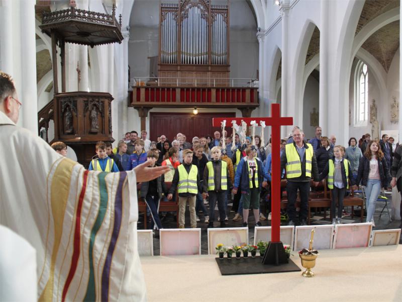 Vormselvoorbereiding  in de St Willibrorduskerk in Wulpen 