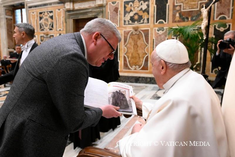 De pauselijke waardering voor de gulle steun aan de opvolger van Petrus en de Heilige Stoel was bijzonder groot © Vatican Media