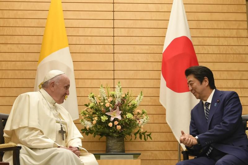 Ontmoeting met de premier van Japan © Vatican Media