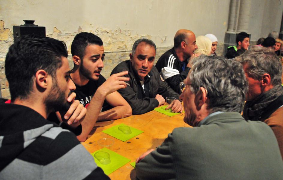 De gedeelde iftarmaaltijd is een moment om elkaar te leren kennen en waarderen.