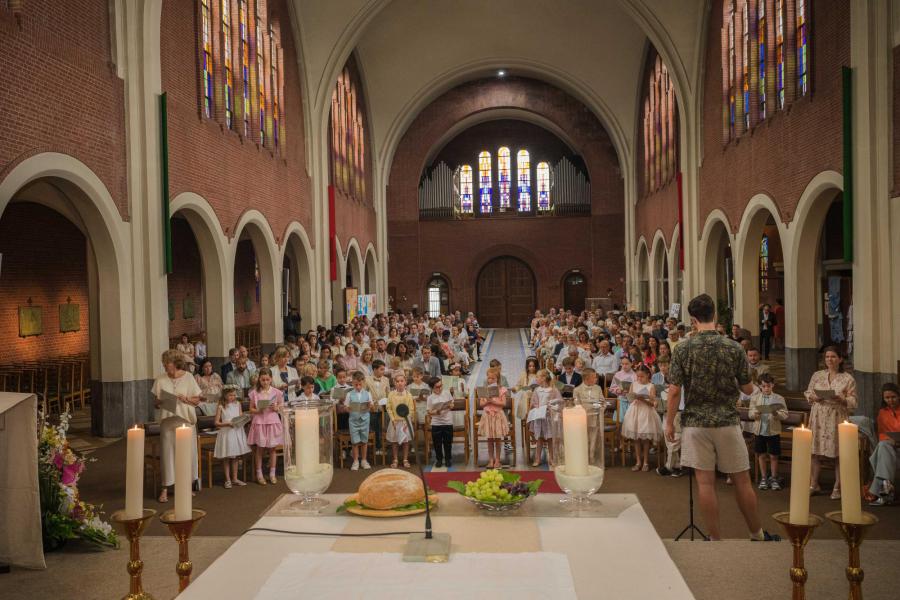 een zicht naar de kerk toe © Sandra Janssen en Wim Duysburgh
