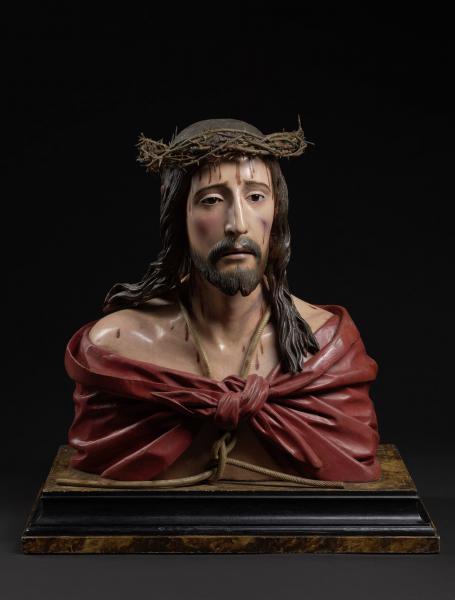 Pedro de Mena, Ecce Homo, c. 1680 Polychrome wood with reverse painted glass eyes, 49 x 41,5 x 18 cm MNHA, Luxemburg (on loan from a private collection), inv. 2016-D009/001 © © Dominique Provost