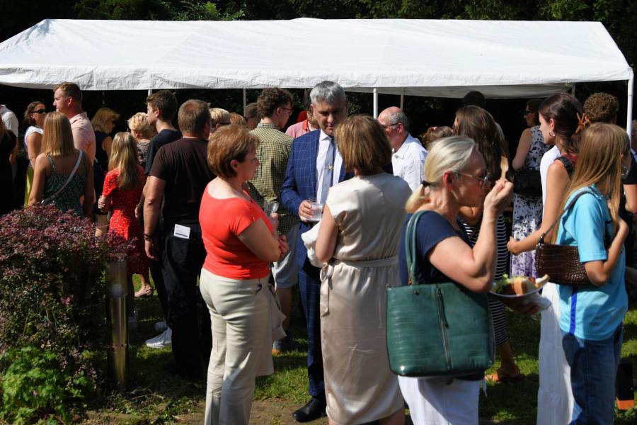 Receptie na de viering. © Grzegorz Fiedorczuk