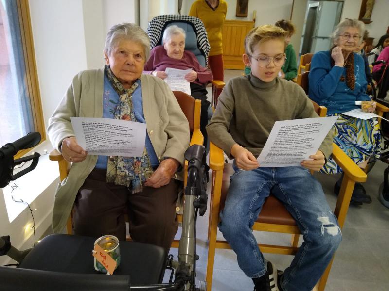 Vormelingen in het rusthuis 