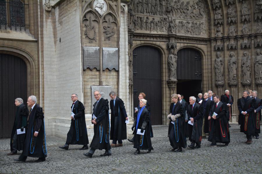 Processie naar de Heilige Deur van de Barmhartigheid © Karin Aernout