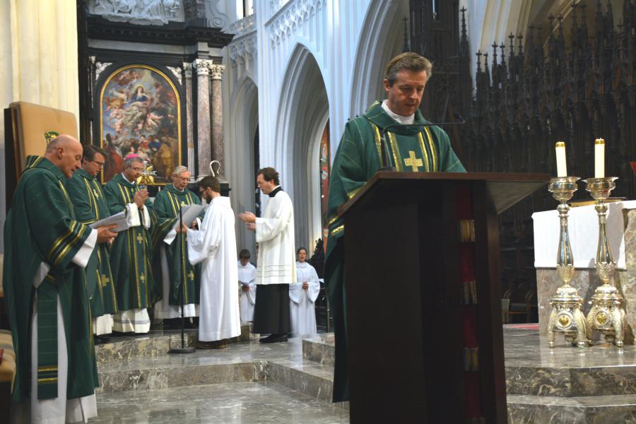 Diaken Pieter Wieërs leest de schuldbelijdenis © Karin Aernout