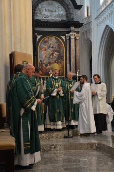 Aan het einde van de viering bedankte de bisschop de vrijwilligers en aanwezigen © Karin Aernout