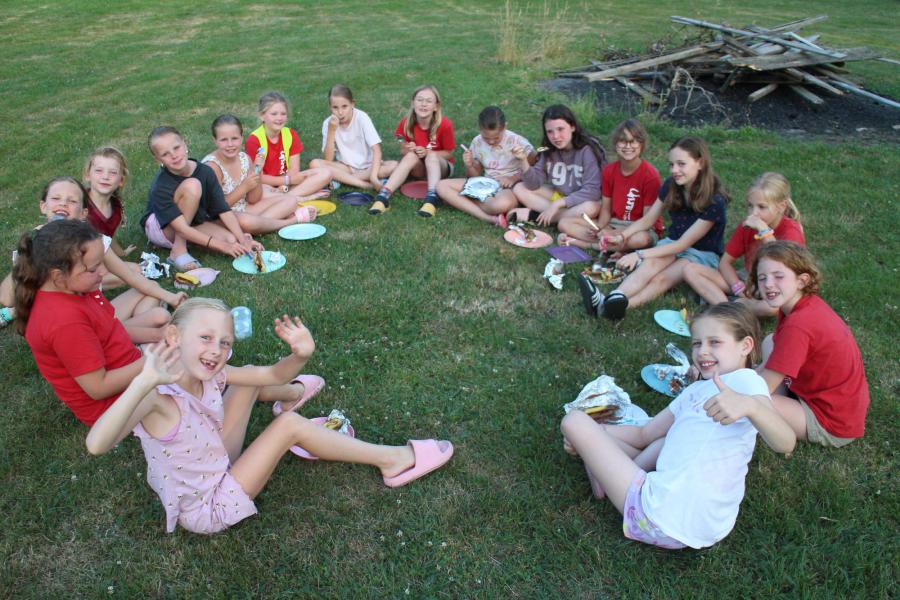 Speelclub in het gras 