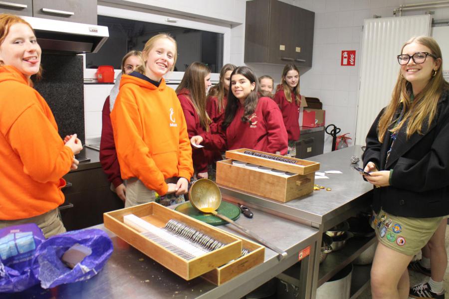 Ook de Chiro-leiding stak de handen uit de mouwen © RvH