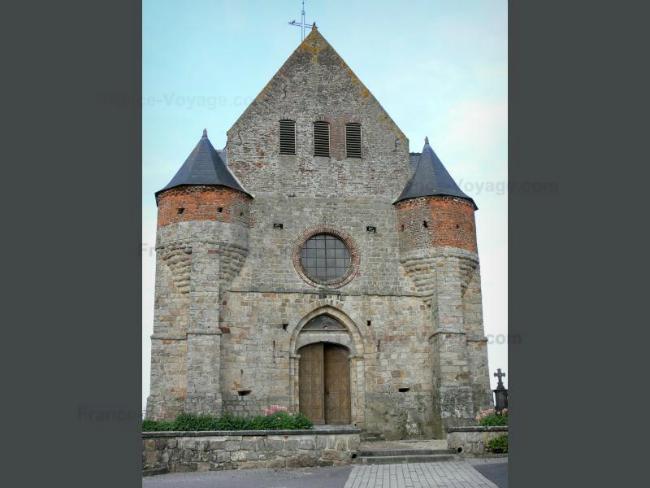 Versterkte kerk  'Eglise Fortifiée' in Marly-Gomont, Eglise Saint-Remy 
