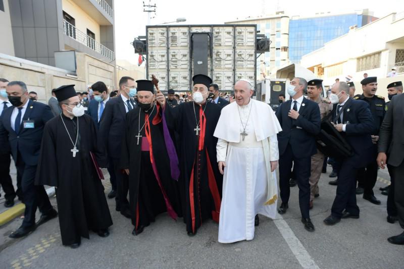 Met de andere kerkleiders op weg naar de Syrisch-katholieke kathedraal van Bagdad © Vatican Media