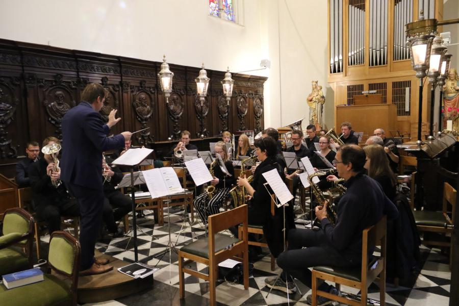 De fanfare Vreugd in Deugd luisterde de eucharistieviering op. 