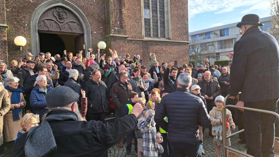  Offergaven worden verkocht tegen Amerikaans opbod. 