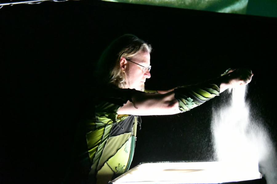 Zandtovenaar op bezoek 