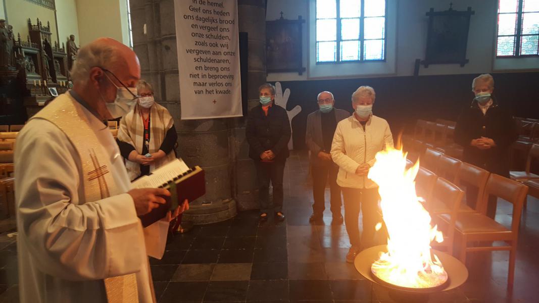 paaswake H. Helena 2021 © kerk in Sint-Gillis-Waas en Stekene