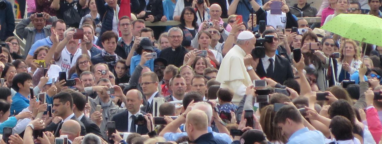 Paus Franciscus heeft zijn prioriteiten gekozen en daar gaat hij voor. Hij laat zich niet van de wijs brengen door opposanten en intriganten. © evl