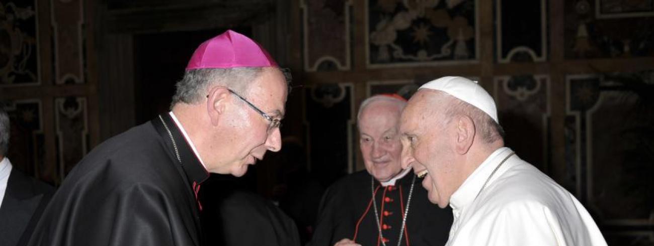 Mgr. Vanhoutte aan het woord © Kerknet
