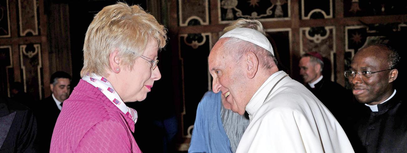 Onderlinge afstemming binnen het synodaal proces in de Kerk is anders dan een democratische stemming, legt Myriam Wijlens uit: “In de Kerk gaat het over de heilige Geest. De vraag is niet zozeer: wat willen wij? Wel: wat wil God van onze Kerk?”  © mw