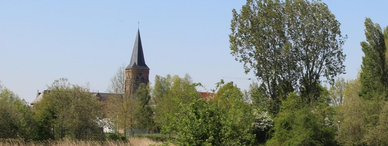 Sint Bartholomeuskerk Kortemark vanuit de Krekemeersen © Christ Demeester