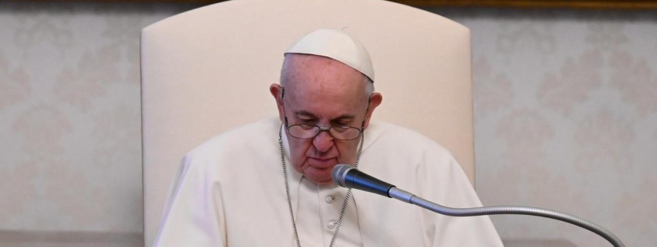 Paus Franciscus tijdens de algemene audiëntie van woensdag 5 mei 2021 © VaticanMedia
