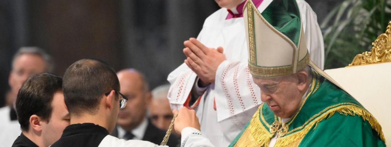 Paus Franciscus in de eucharistieviering op de Werelddag van de Armen 2022 © VaticanMedia