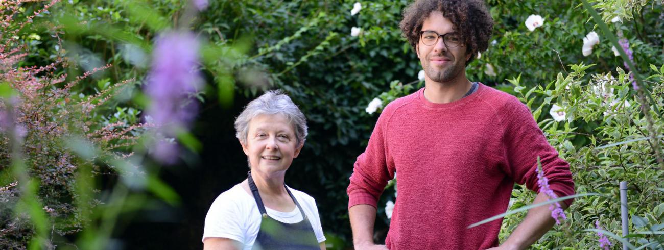 Als jonge leerkracht voor een klas van dertig staan, is geen lachertje, weten Peggy Stevens en Mathias Vander Hoogerstraete. “De klassen zijn te groot, er ontgaan je zoveel  belangrijke zaken, bijvoorbeeld pestgedrag.  © Luc Gordts