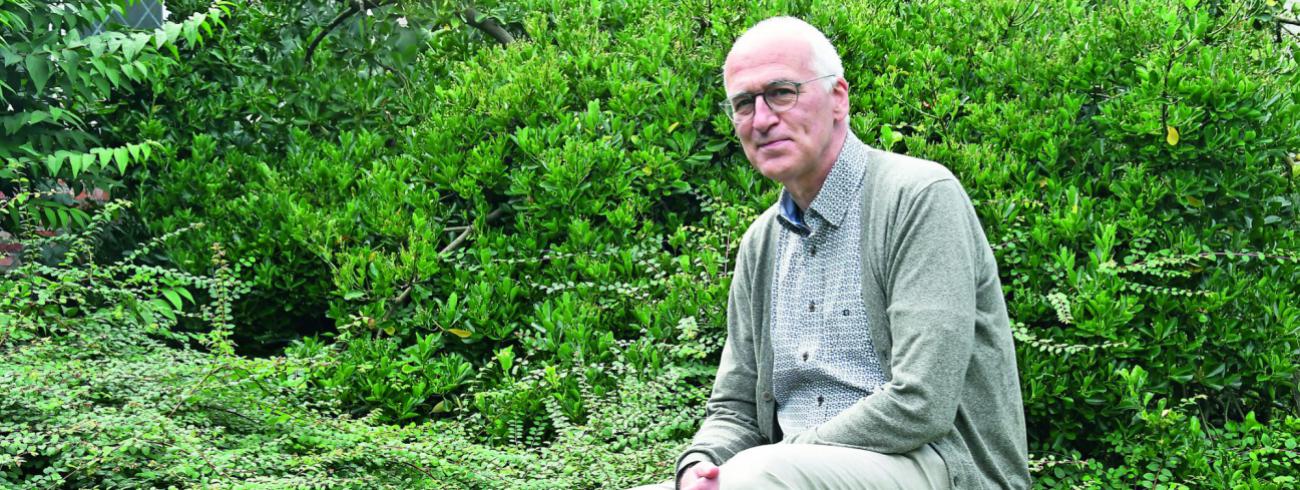 Erik Galle stapt radicaal af van het verdienmodel: “We zijn dikwijls druk bezig met tonen  hoe goed we het allemaal wel doen, maar God is geen boekhouder die onze verdiensten noteert.  We moeten Hem niet verdienen”. © Halewijn