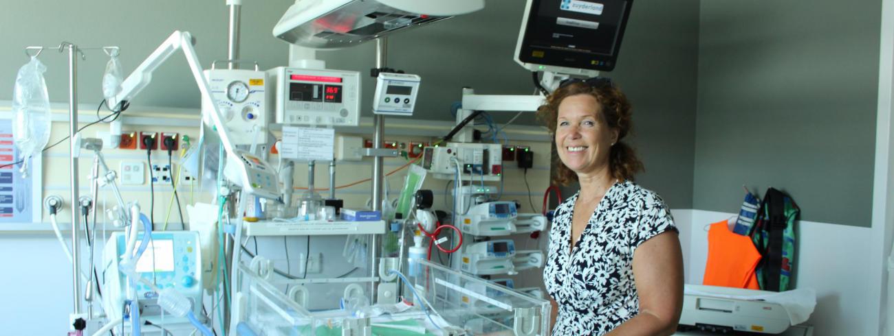 “Door ouders vertrouwd te maken met het Shaken Baby Syndrome en het punt waarop ze aan de alarmbel moeten trekken,  hopen we te voorkomen dat we ze terugzien op de afdeling spoedeisende hulp”, zegt Peggy de Bas. © kk