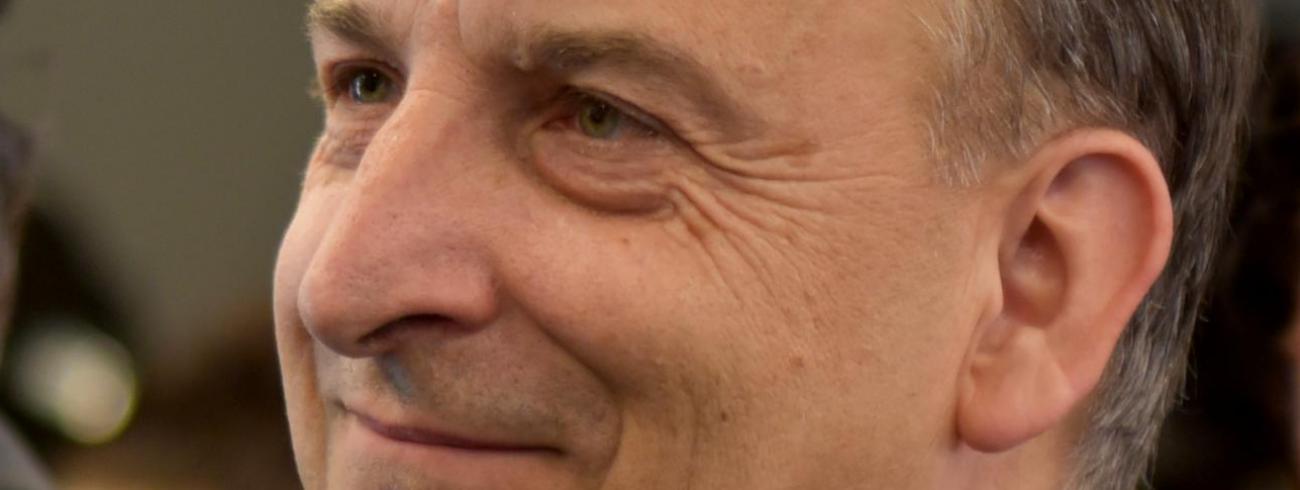 “Angst is een schadelijk zuur, waardoor we steeds meer regels bedenken die ons totaal  verlammen”, meent Luc Deneffe. “Als we in de jeugdzorg louter risicovermijdend werken,  blijven veel kansen onbenut.” © Annick Haesendonck