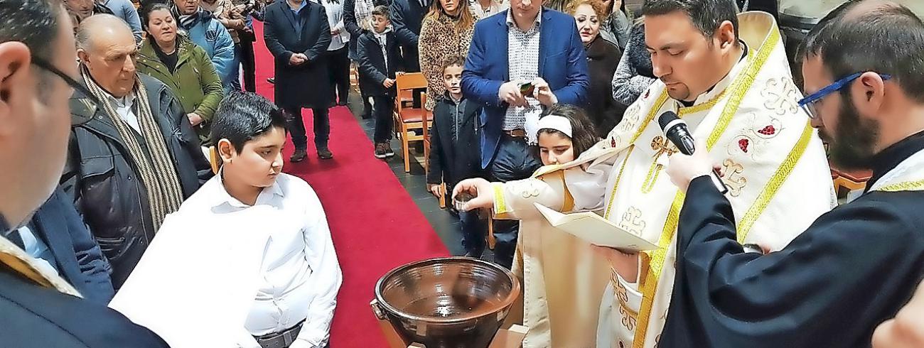 Thomas Dibo Habbabé leidt de Syrisch-katholieke kerk in België. Over het hele land  verzorgt hij vieringen in de eigen ritus, hier in Rapertingen. © tdh