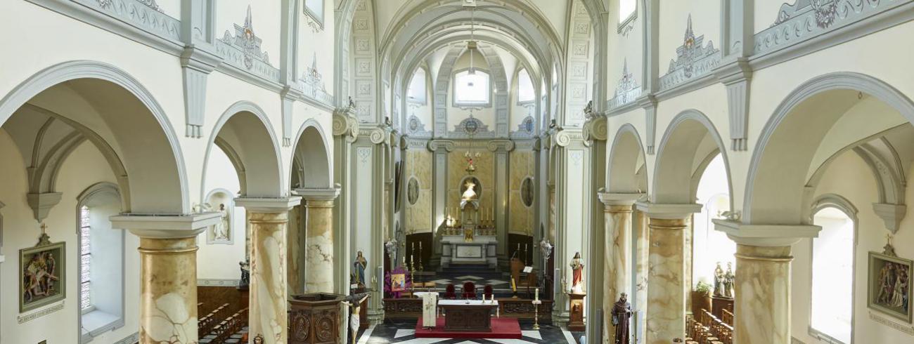 binnenzicht kerk Kanegem 