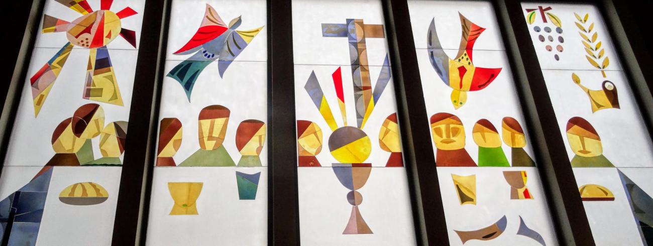 Glasraam Laatste Avondmaal Sint-Jozefskerk te Leuven © Pastorale zone Leuven aan de Dijle