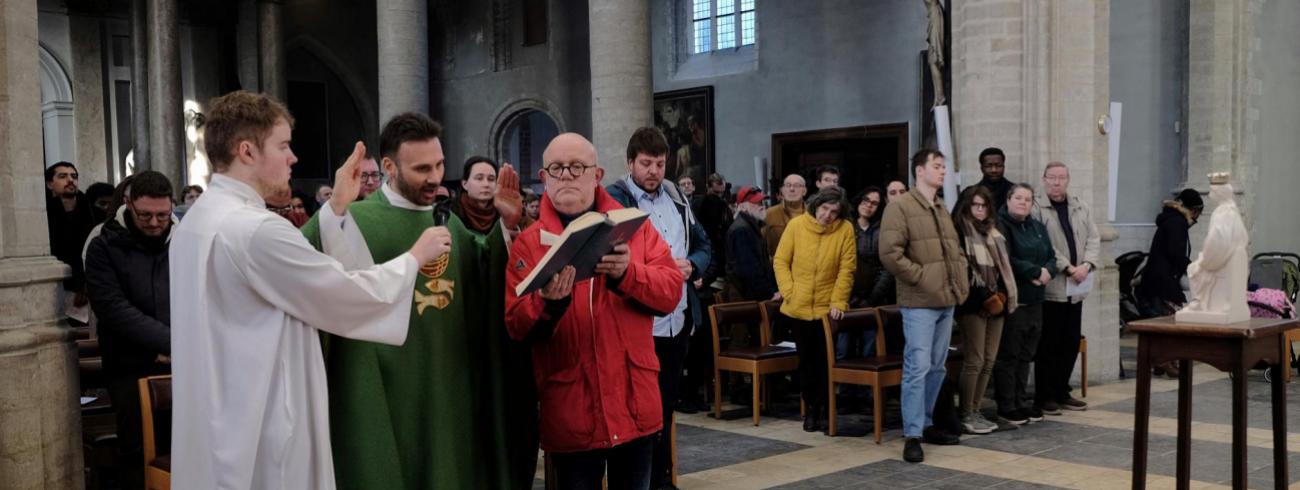 Sint-Kwintensgemeenschap verwelkomt beeld van Onze-Lieve-Vrouw van Vrede en Eenheid © Pastorale zone Leuven aan de Dijle