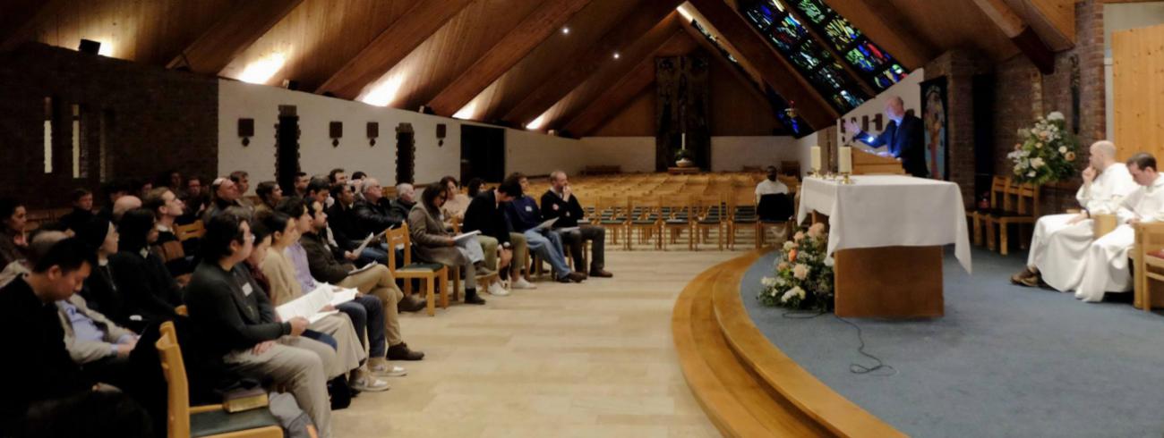 De Leuvense en Kraainemse catechumenen samen met bisschop Vanhoutte © Pastorale zone Leuven aan de Dijle