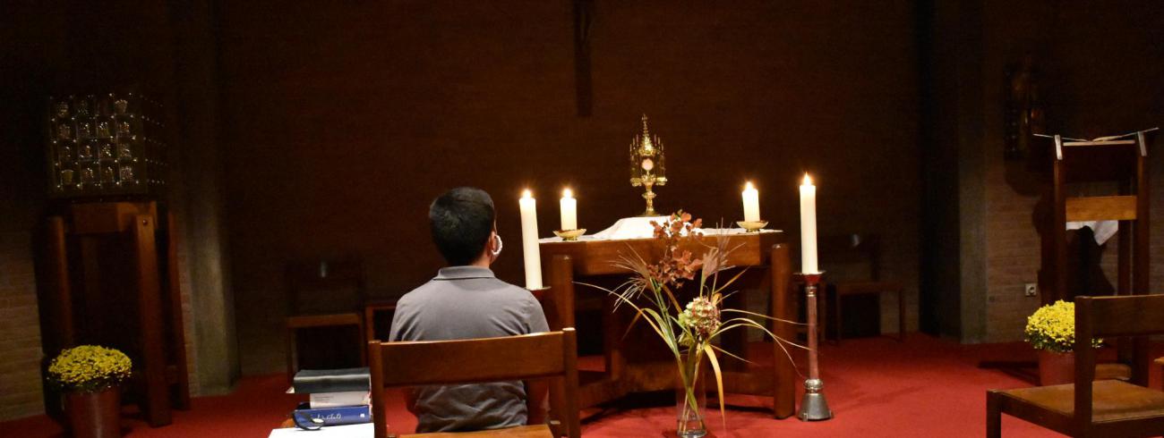 aanbidding in seminariekapel  © johannes XXIII-seminarie 