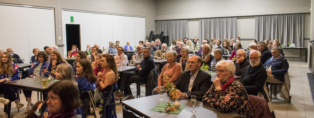 Een goedgevulde zaal 