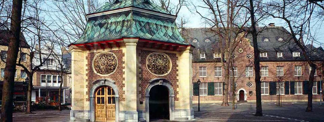 De Genadekapel en het Priesterhuis 