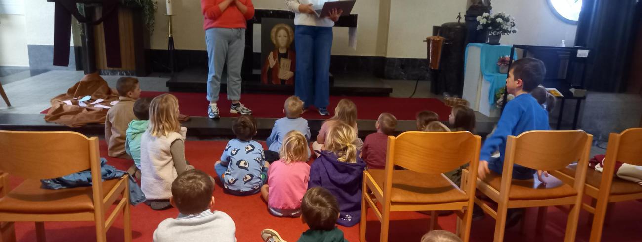 kindernevendienst 