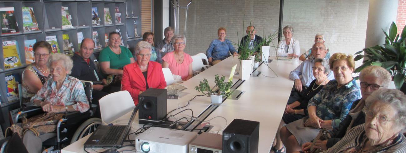 Samana Lutselus op bezoek bij de Bib en het Wit-Gele Kruis 
