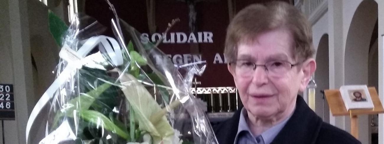 Zuster Lena gehuldigd 
