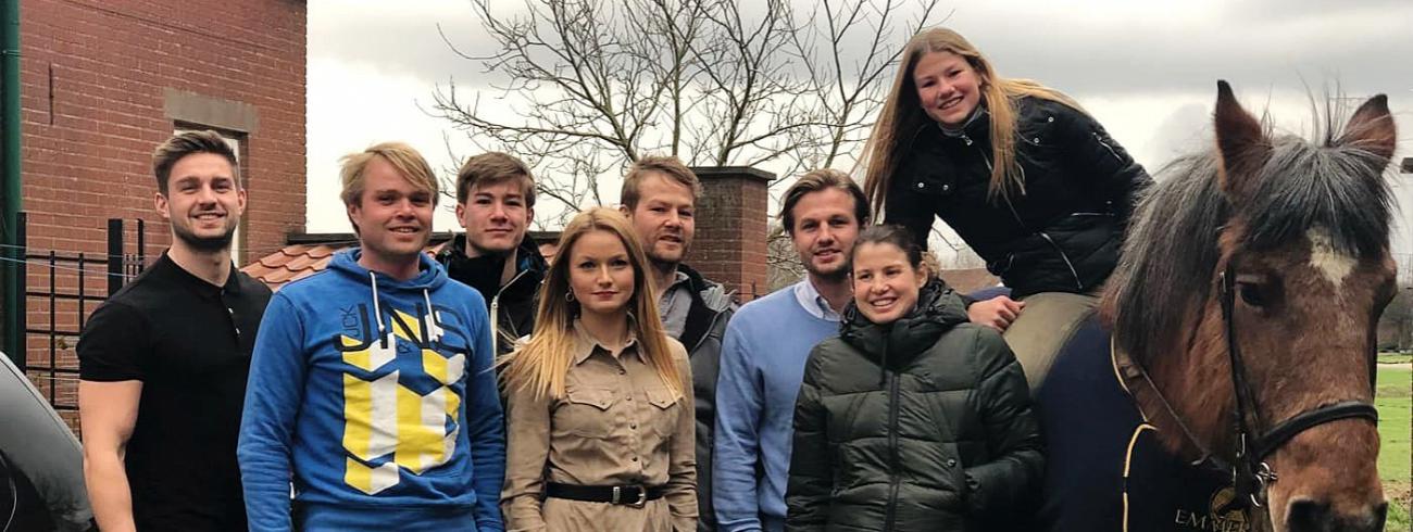 Het kind staat op één 