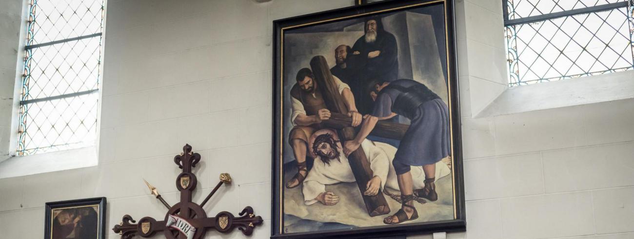 Statie uit de kruisweg van Jozef Colruyt in de kerk van Huizingen. © jh