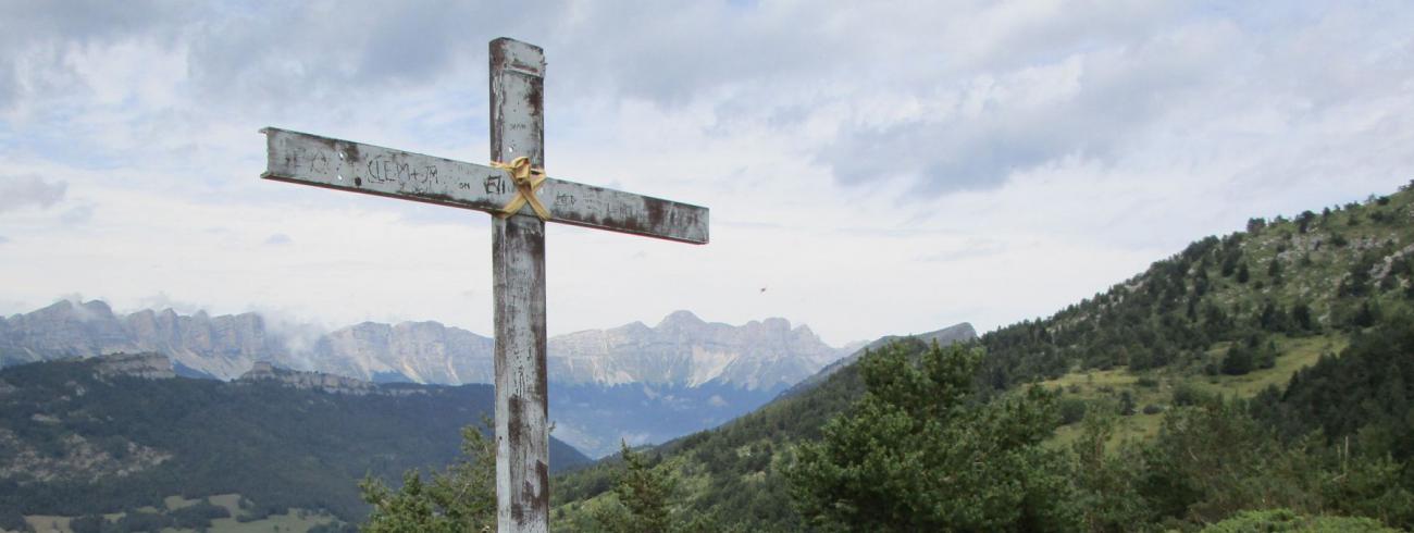 Uitzichtpunt, rustpunt, ijkpunt… Niet voor dit jaar? Of ook ‘spiritueel’ te beleven? (Franse Vercors)  © jh