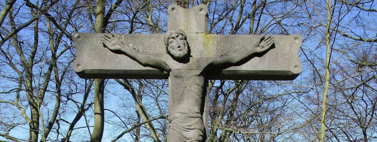 Een koning aan het kruis? Zo heeft hij mensen gered. Calvariekruis in Braine-le-Château, ‘Derrière les Monts’.  © jh