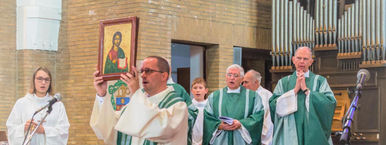 'Wanneer in de Kerk de heilige Schrift gelezen wordt verkondigt Christus zelf het Evangelie.’ © Foto: Karel Vandevoorde