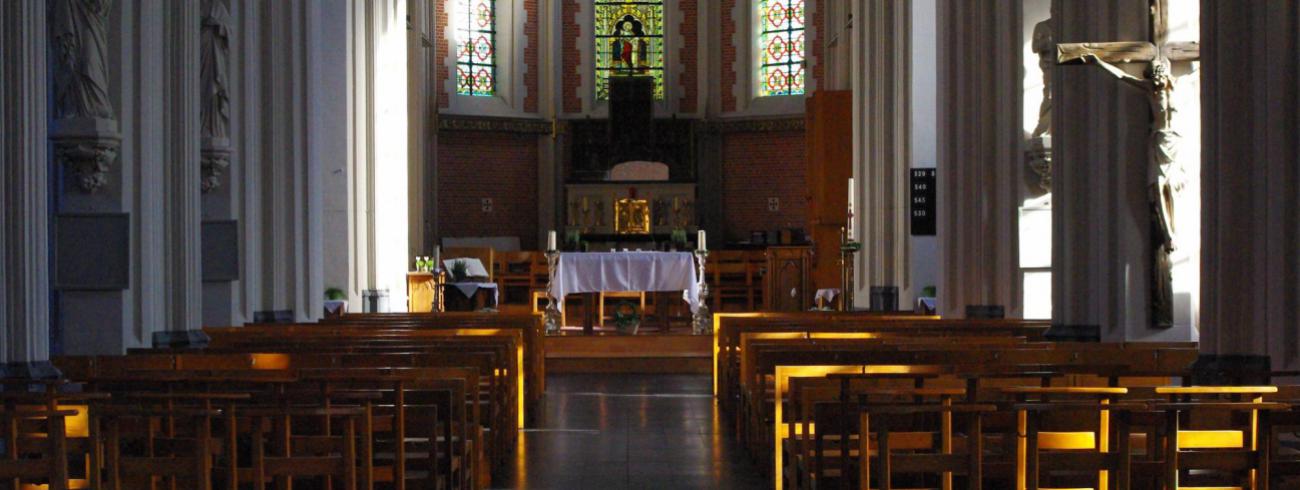 Binnenzicht van de kerk © JvR