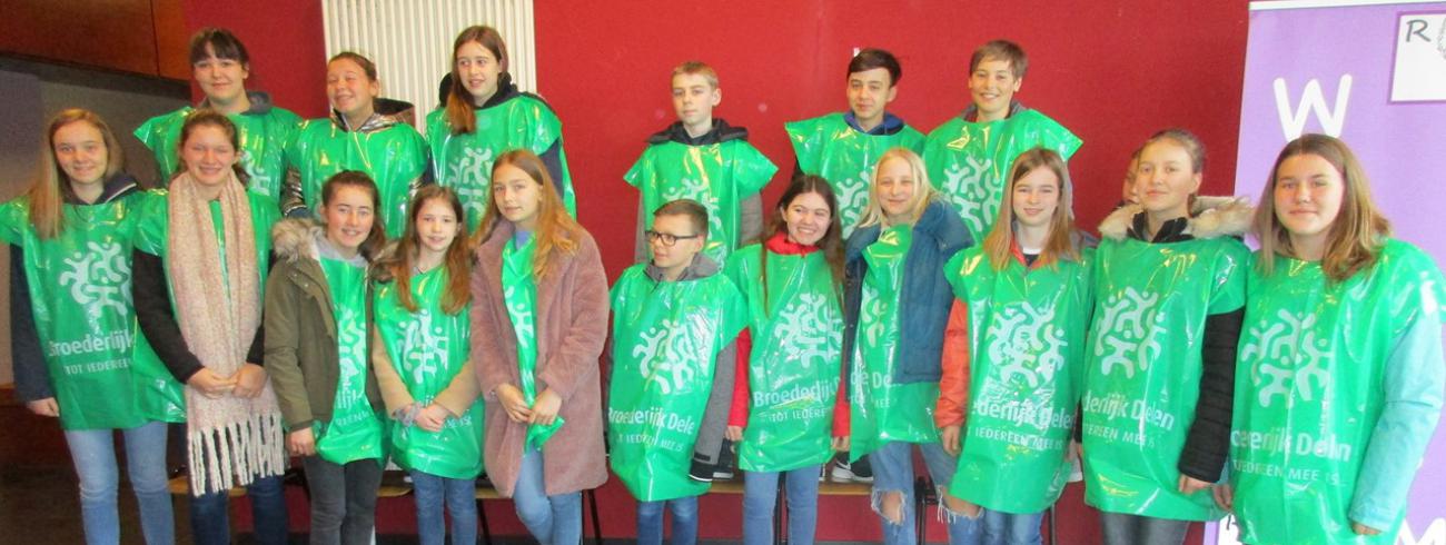Bloemenverkoop door  vormelingen Rooierheide 