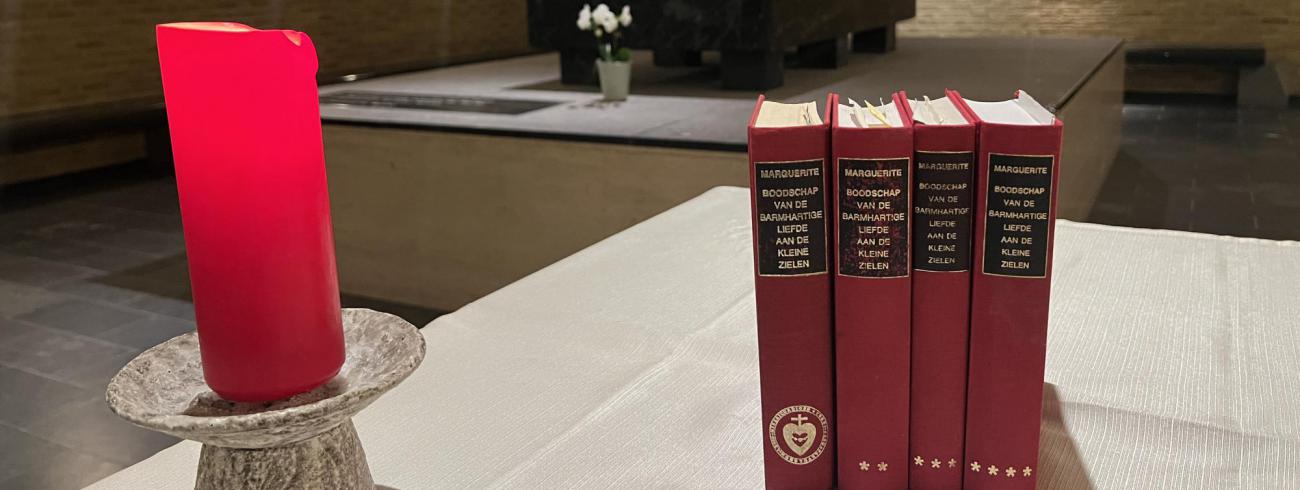 Vier volumes boodschappen van de kleine zielen © Chris De Groote